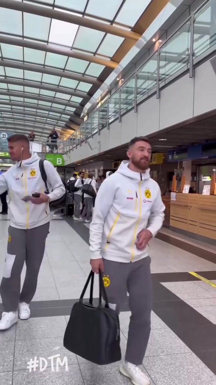 南下多特蒙德抵達慕尼黑的視頻飛機是真帥啊